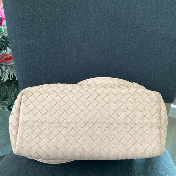 Bottega Veneta Bella Tote - Picture 6 of 9